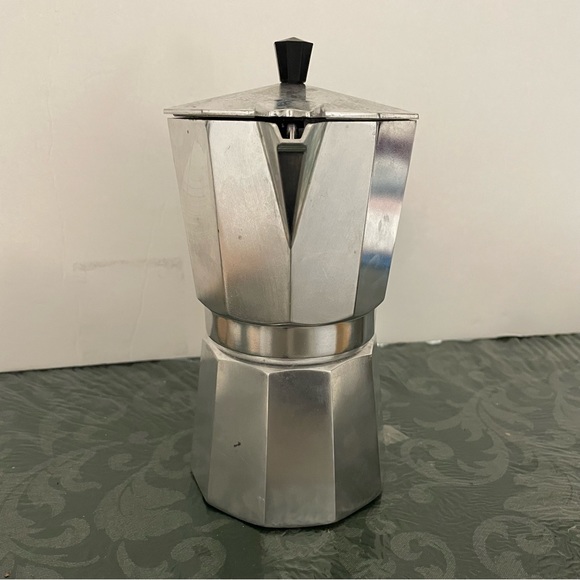 Espresso Maker -Gnali & Zani brand , 6 cup, aluminum, designed in Italy - Picture 5 of 16